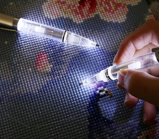 Preview: Diamond Painting Stift Mit LED-Licht